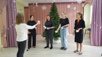 Семинар-практикум для молодых педагогов по теме «Подготовка, организация и проведение новогодних утренников в детском саду».