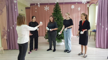 Семинар-практикум для молодых педагогов по теме «Подготовка, организация и проведение новогодних утренников в детском саду».